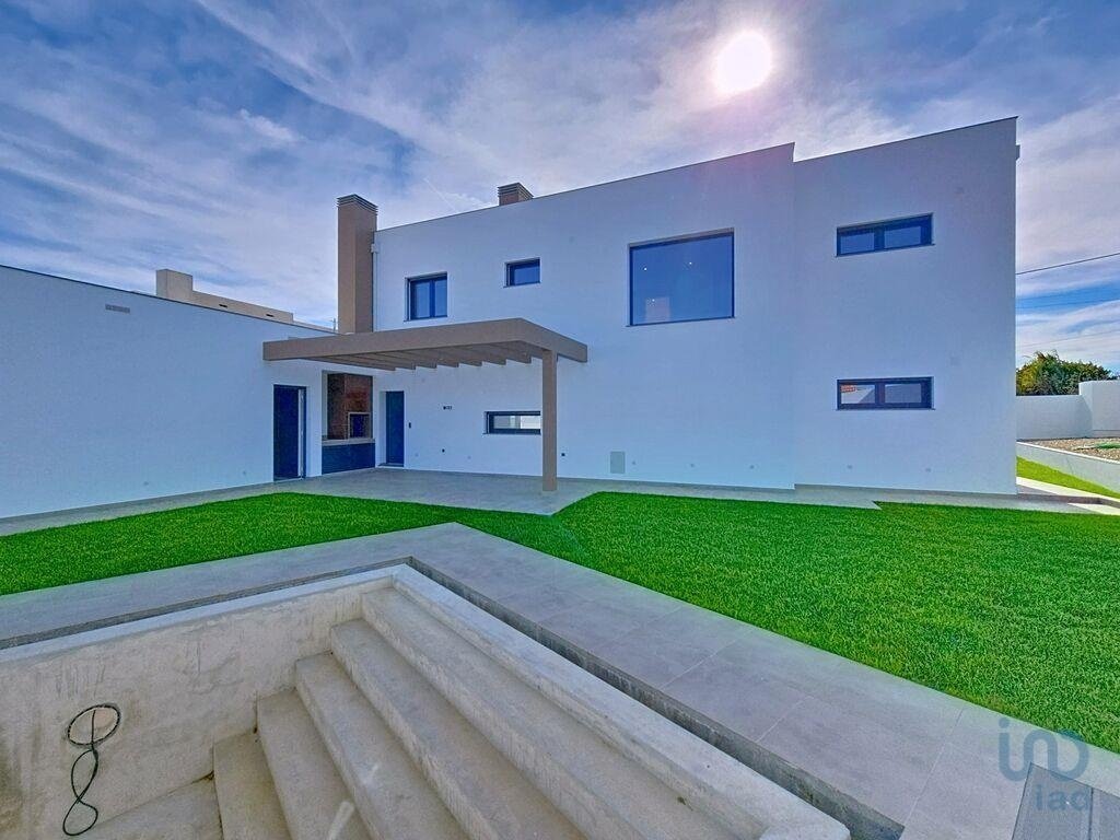 Townhouse in Silveira, Lisbon, Portugal 2 - 16325371