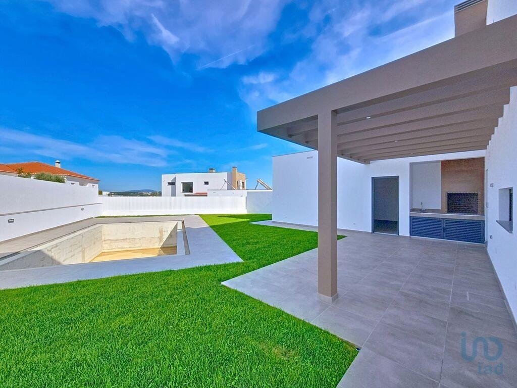 Townhouse in Silveira, Lisbon, Portugal 3 - 16325371