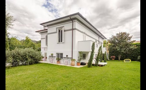 Villa in Pietrasanta, Tuscany, Italy 1