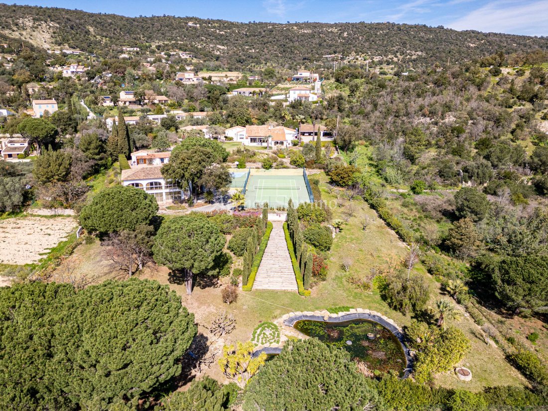 Castle in Le Plan-de-la-Tour, Provence-Alpes-Côte d'Azur, France 4 - 16329272