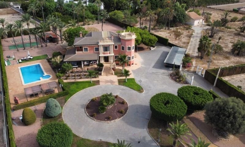 Villa in Elx / Elche, Valencian Community, Spain 2 - 12799071