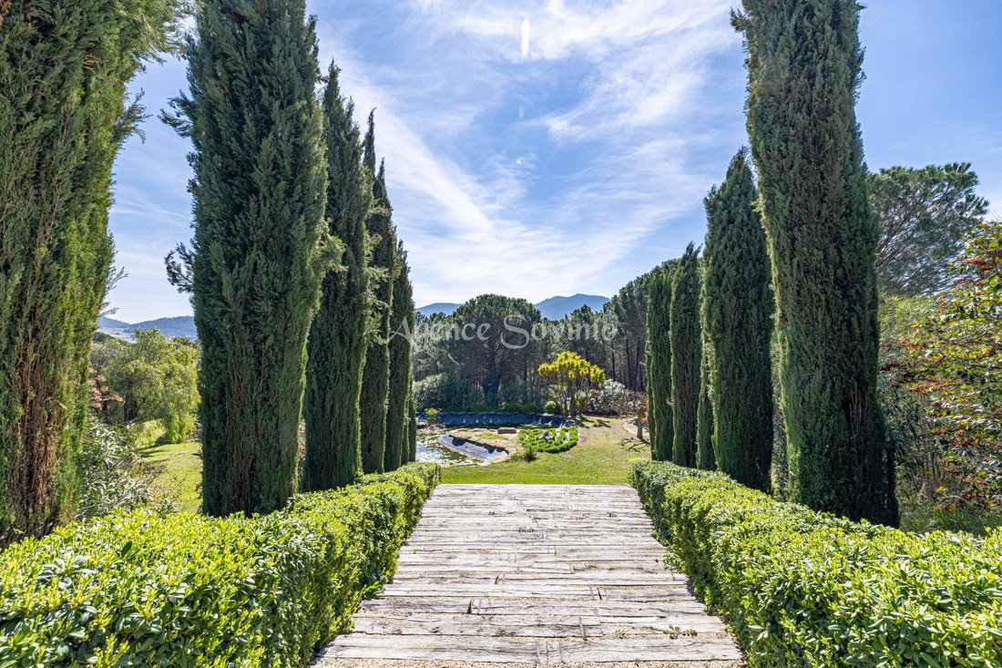 Castle in Le Plan-de-la-Tour, Provence-Alpes-Côte d'Azur, France 2 - 16329272