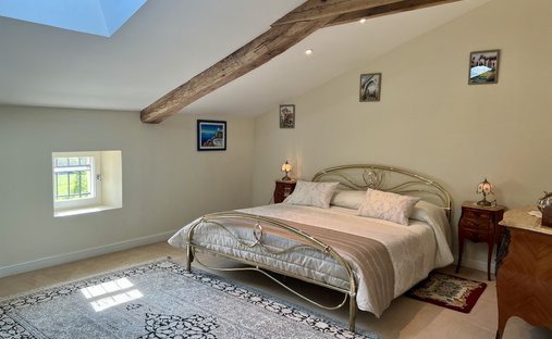 Castle for Sale in Monségur, Nouvelle-Aquitaine, France