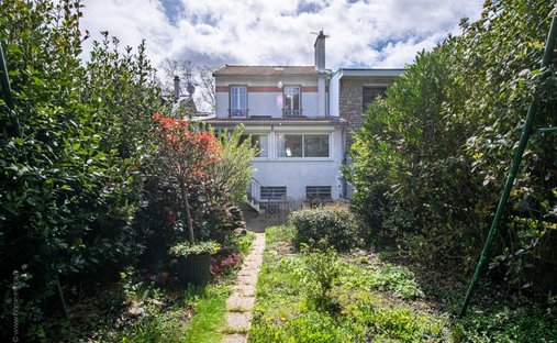 House in Côte Saint Louis, Garches, France 1