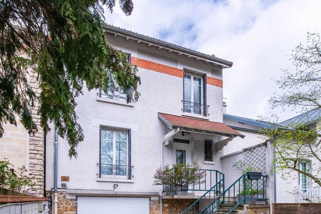 House in Côte Saint Louis, Garches, France 2 - 16327092