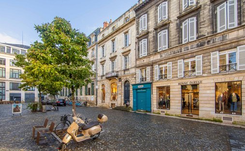 Appartamento a Hôtel de Ville-Quinconce-Saint Seurin-Fondaudège, Bordeaux, Francia 1