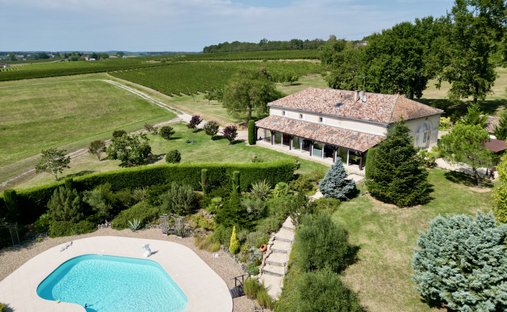 Castle for Sale in Monségur, Nouvelle-Aquitaine, France