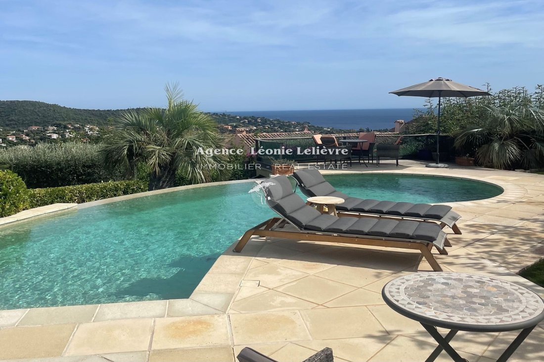 Villa in Les Issambres, Roquebrune-sur-Argens, France 4 - 16327471