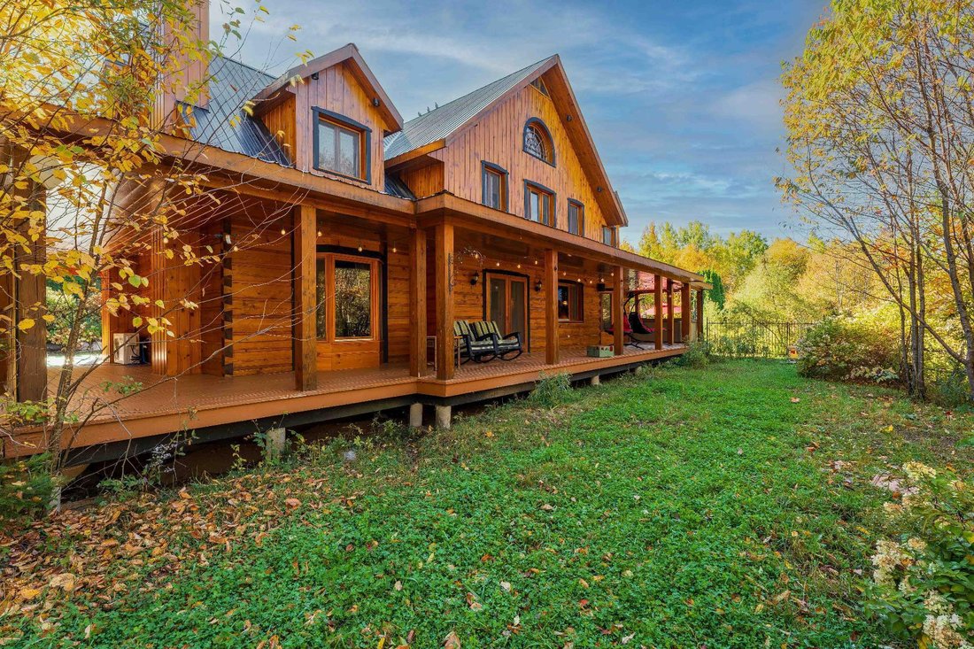 House in Lac-des-Écorces, Quebec, Canada 4 - 16329869