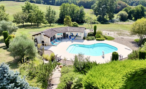 Castle for Sale in Monségur, Nouvelle-Aquitaine, France