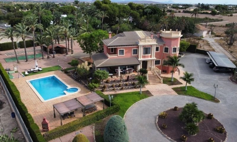 Villa in Elx / Elche, Valencian Community, Spain 4 - 12799071