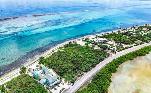 Land in Gun Bay, East End, Cayman Islands 1