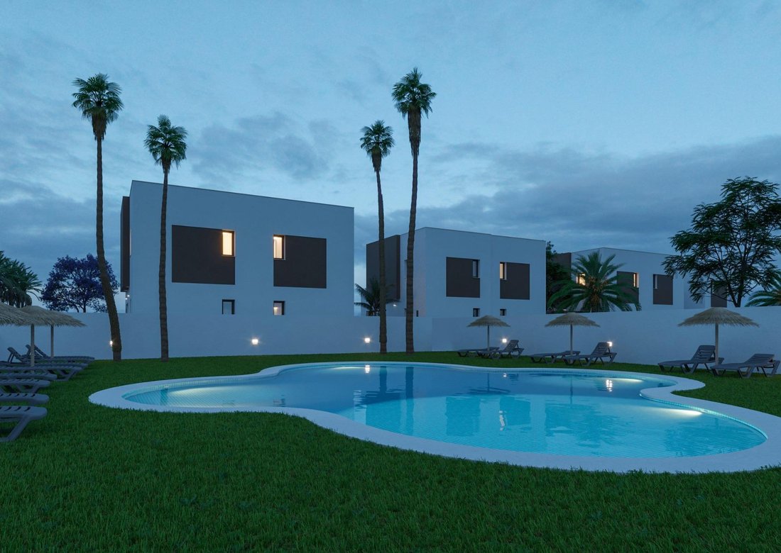 Villa in Elx / Elche, Valencian Community, Spain 1 - 16329938