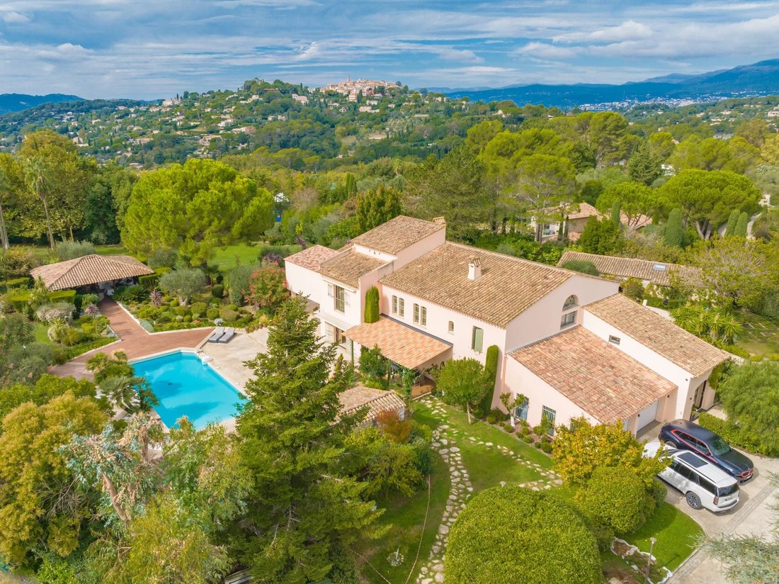 Villa in Mougins, Provence-Alpes-Côte d'Azur, France 1 - 16327363