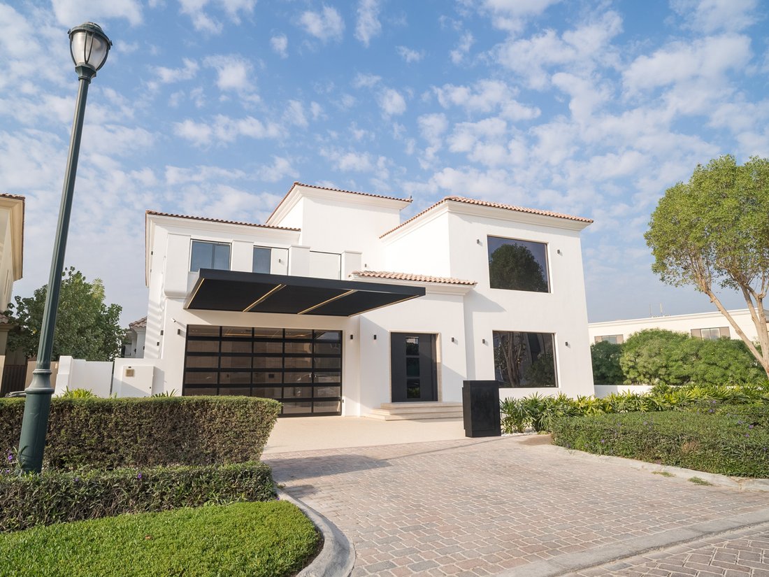 Villa in Jumeirah Golf Estates, Dubai, United Arab Emirates 1 - 16327418