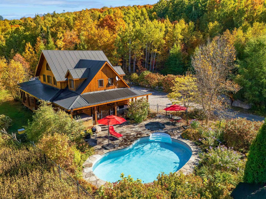 House in Lac-des-Écorces, Quebec, Canada 1 - 16329869