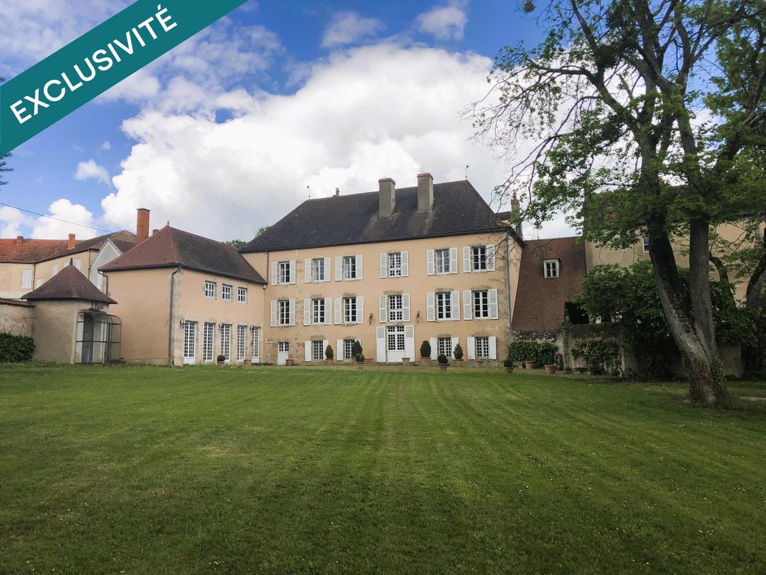 House in Saint-Gerand-le-Puy, Auvergne-Rhône-Alpes, France 1 - 15848759