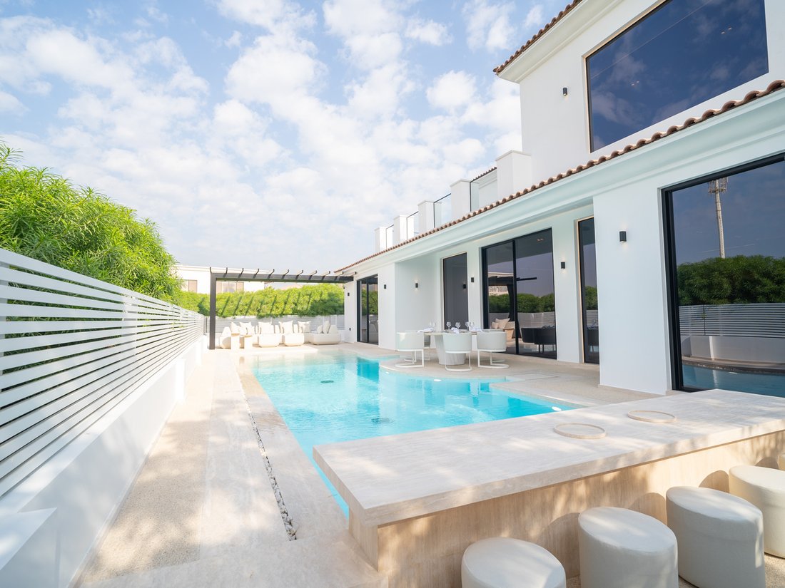 Villa in Jumeirah Golf Estates, Dubai, United Arab Emirates 2 - 16327418