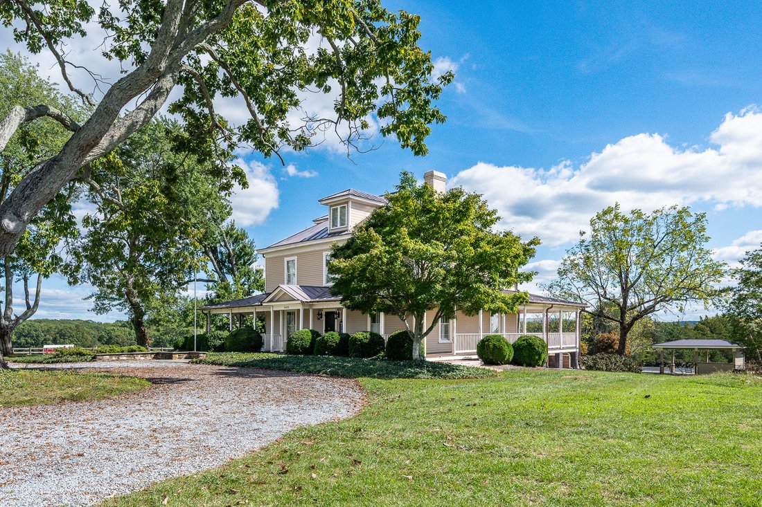 House in Huddleston, Virginia, United States 3 - 16328040