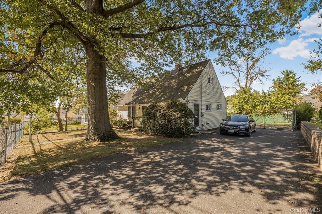 House in Yonkers, New York, United States 3 - 16326653