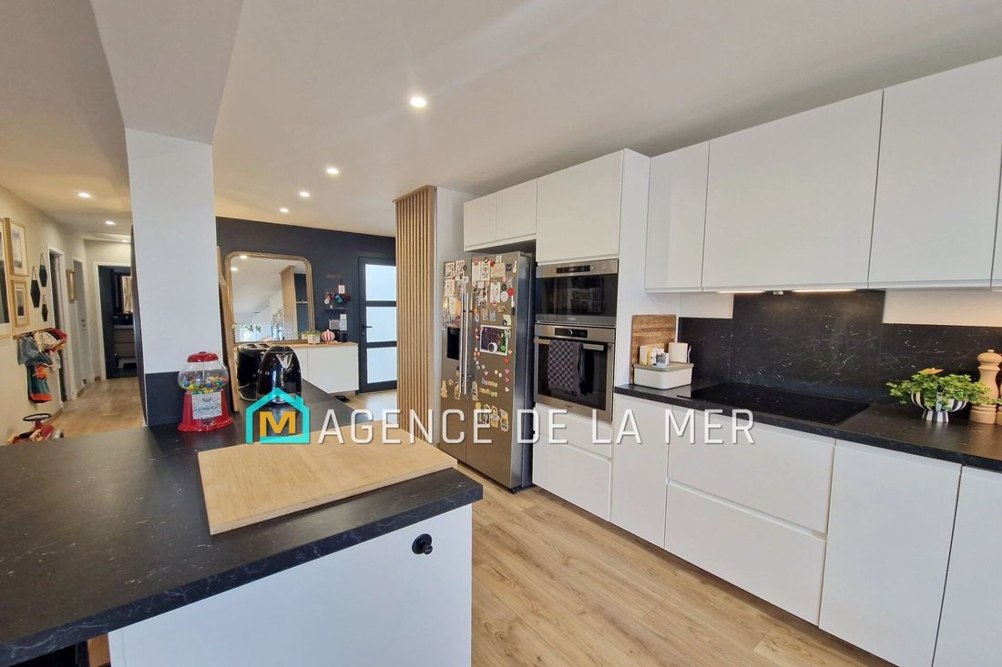 Villa in Exterieurs, Frejus, France 2 - 16329672