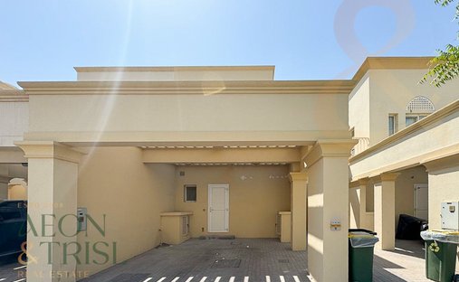 Villa in Dubai, United Arab Emirates 1