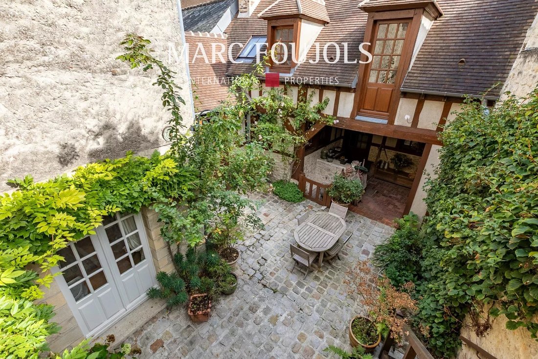House in Senlis, Hauts-de-France, France 1 - 16327293