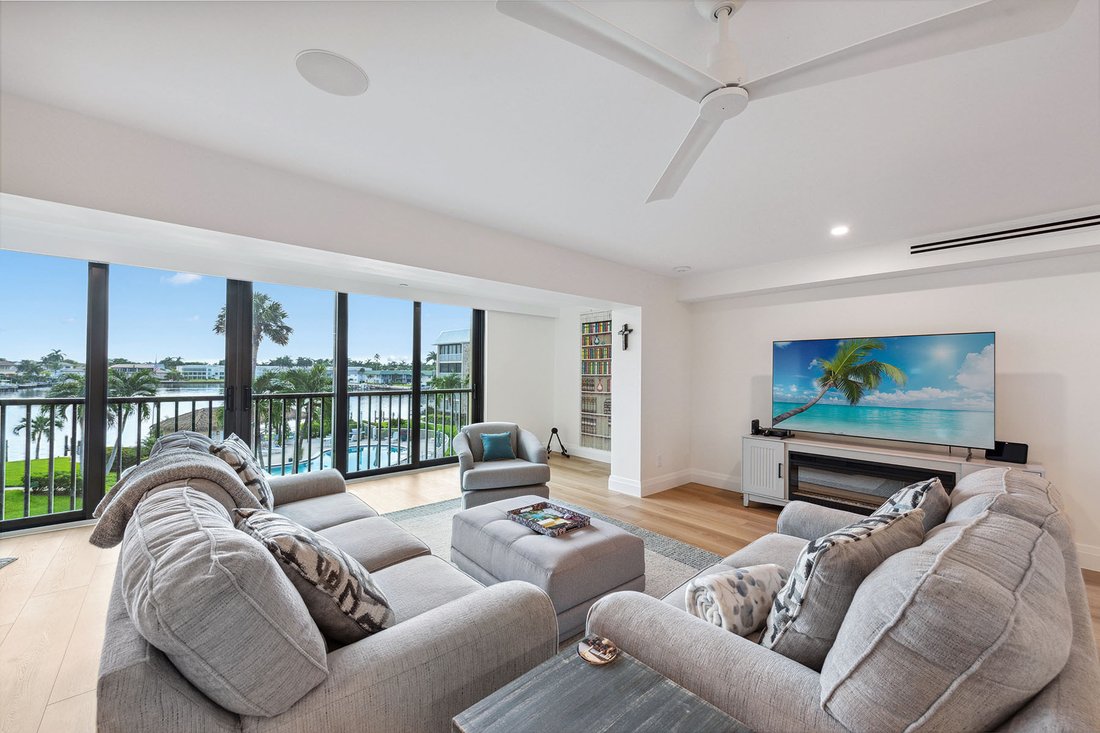 Condo in Naples, Florida, United States 4 - 16324315