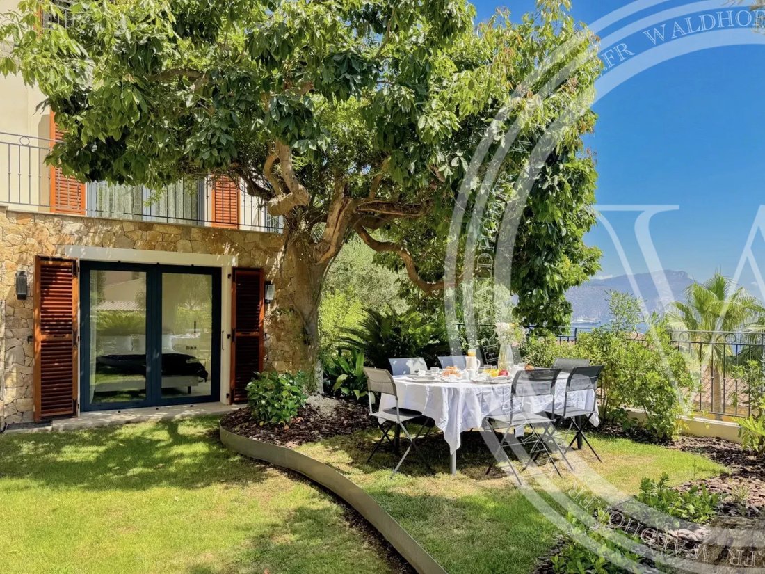 Villa in Saint-Jean-Cap-Ferrat, Provence-Alpes-Côte d'Azur, France 3 - 16327394