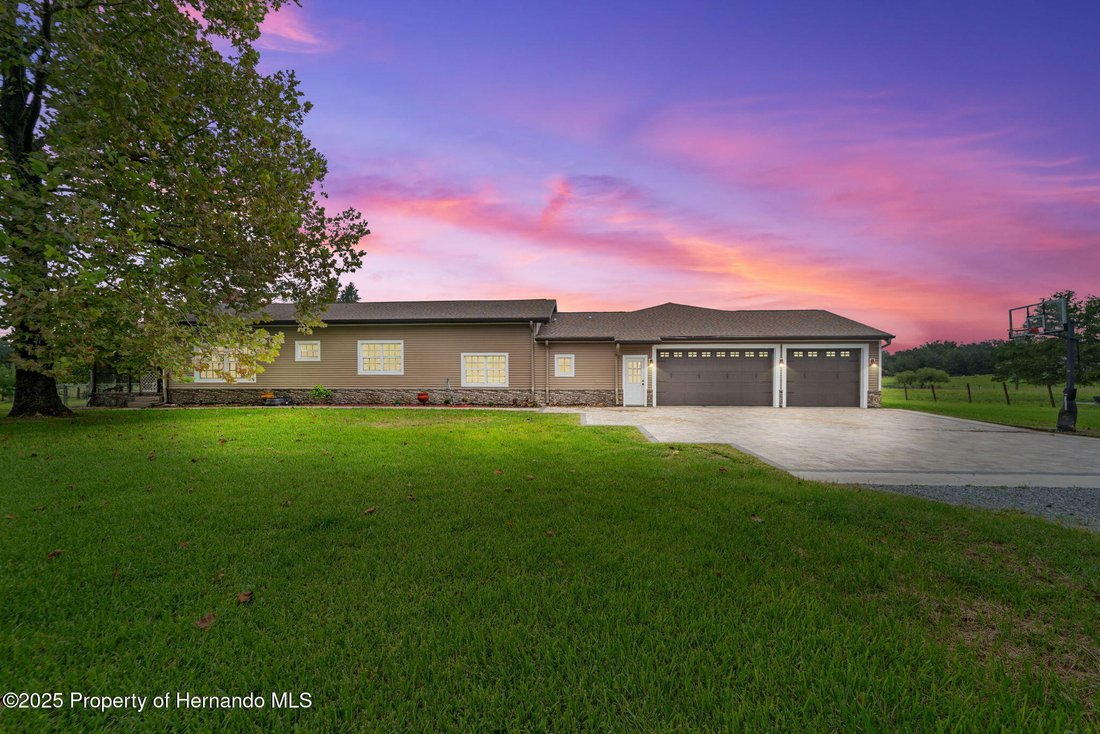 House in South Brooksville, Florida, United States 2 - 16328273