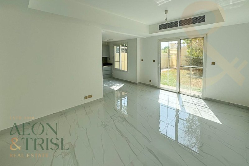 Villa in United Arab Emirates 2 - 16327540
