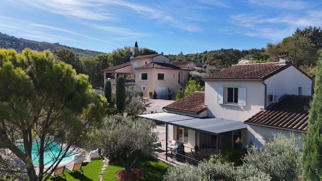Villa in Malaucène, Provence-Alpes-Côte d'Azur, France 1 - 16329022