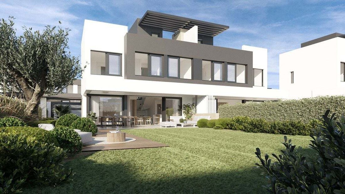 House in Atalaya-Isdabe, Estepona, Andalusia 1 - 16328869