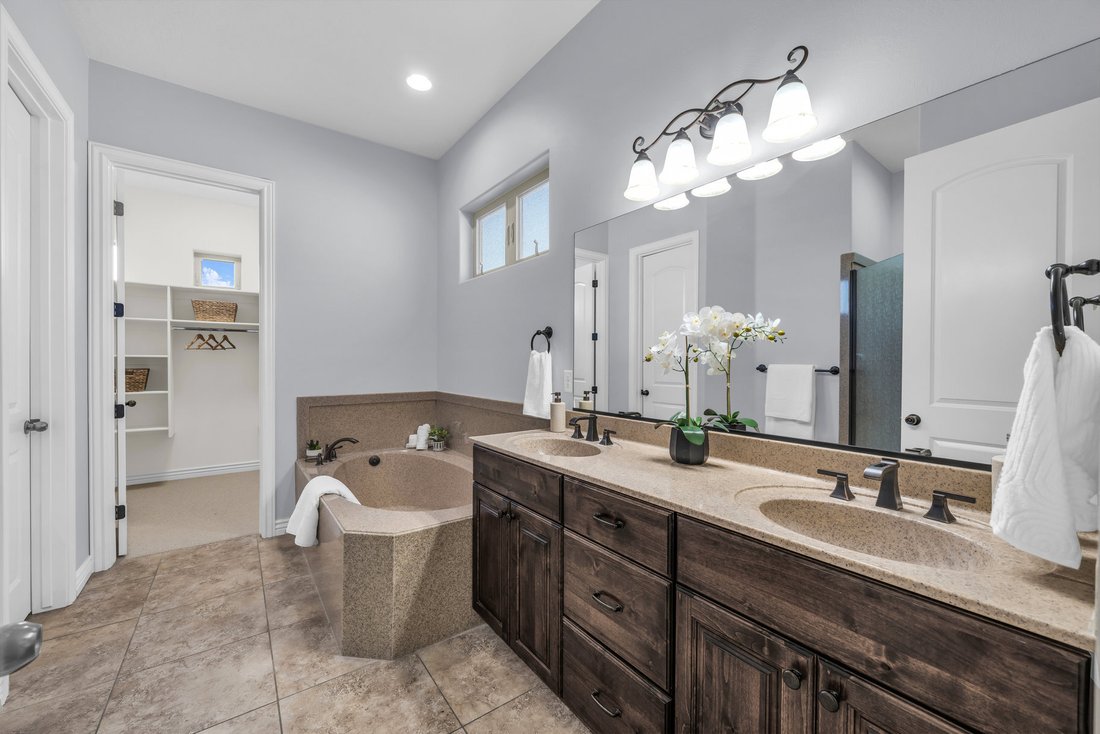 Updated 4 Bedroom Retreat W/Modern Upgrades In Washington, Utah, United ...