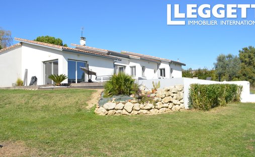 Castle for Sale in Marmande, Nouvelle-Aquitaine, France