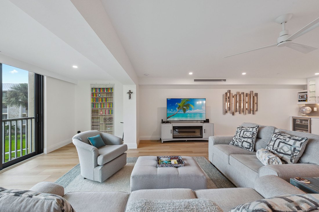 Condo in Naples, Florida, United States 5 - 16324315