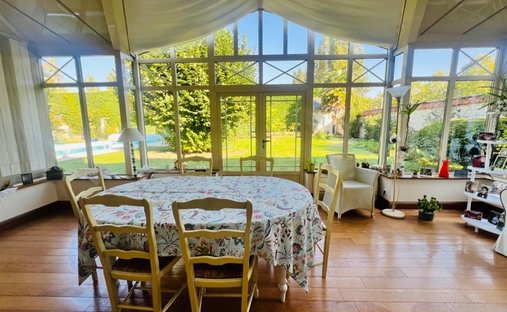 Vienne Department (86) 19th And 20th Century Chateau 345 Acres Of Land