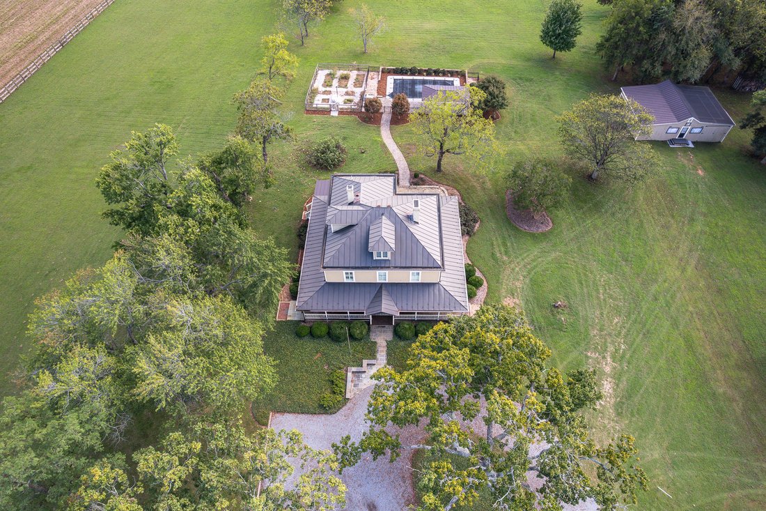 House in Huddleston, Virginia, United States 4 - 16328040