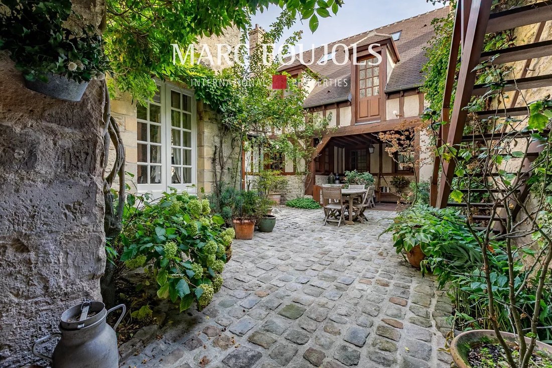 House in Senlis, Hauts-de-France, France 2 - 16327293