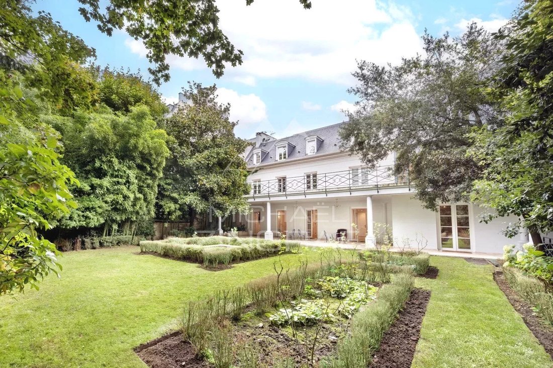 Estate in Ile de la Jatte - Parc d'Orléans, Neuilly-sur-Seine, France 1 - 16327360