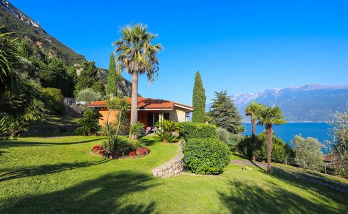 Villa in Gargnano, Lombardy, Italy 1