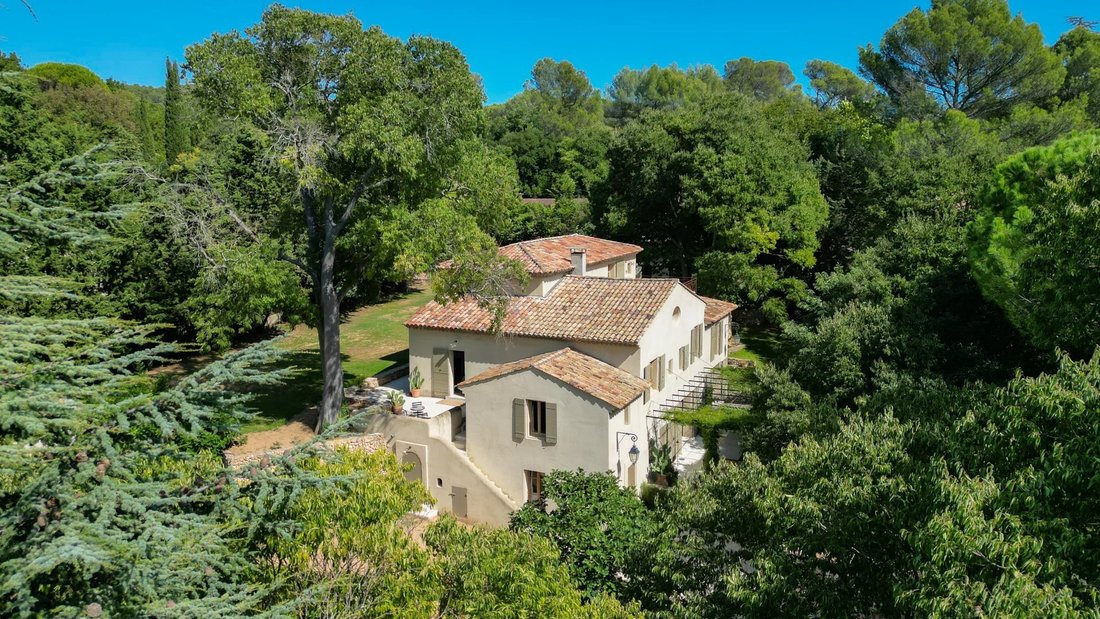 Estate in Grand Sud- Aix la Duranne, Aix-en-Provence, France 1 - 16329213
