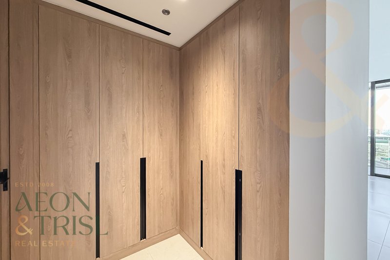 Apartment in Warsan, Dubai, United Arab Emirates 5 - 16327524