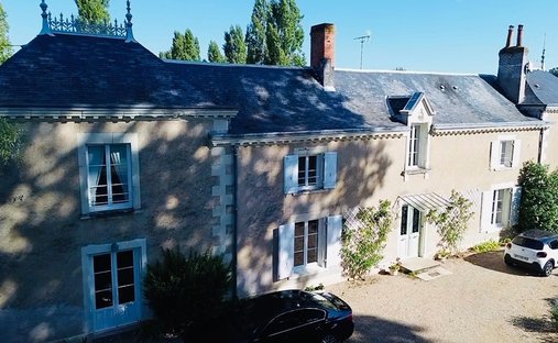 Vienne Department (86) 19th And 20th Century Chateau 345 Acres Of Land