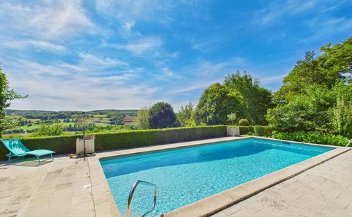Castle for Sale in Penne-d'Agenais, Nouvelle-Aquitaine, France