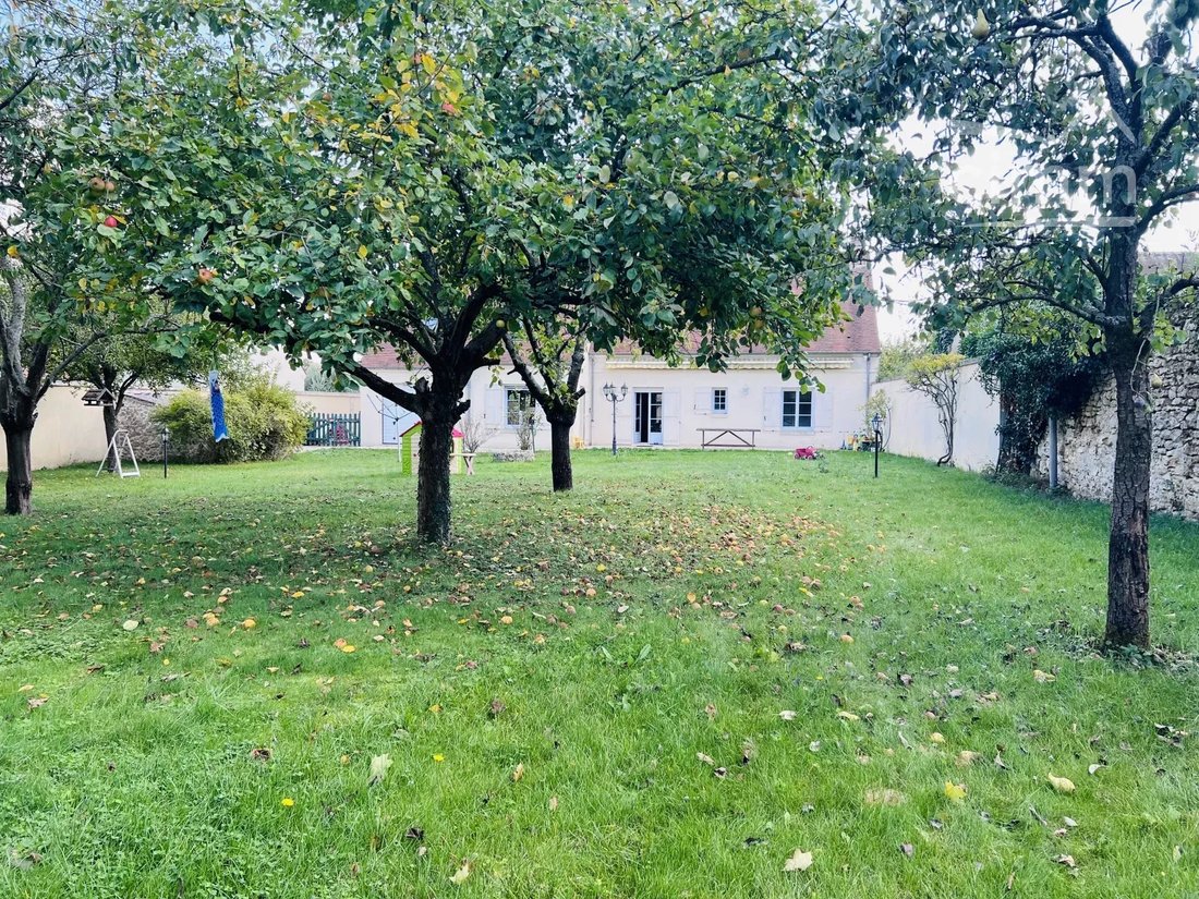 House in Chamant, Hauts-de-France, France 2 - 16326803