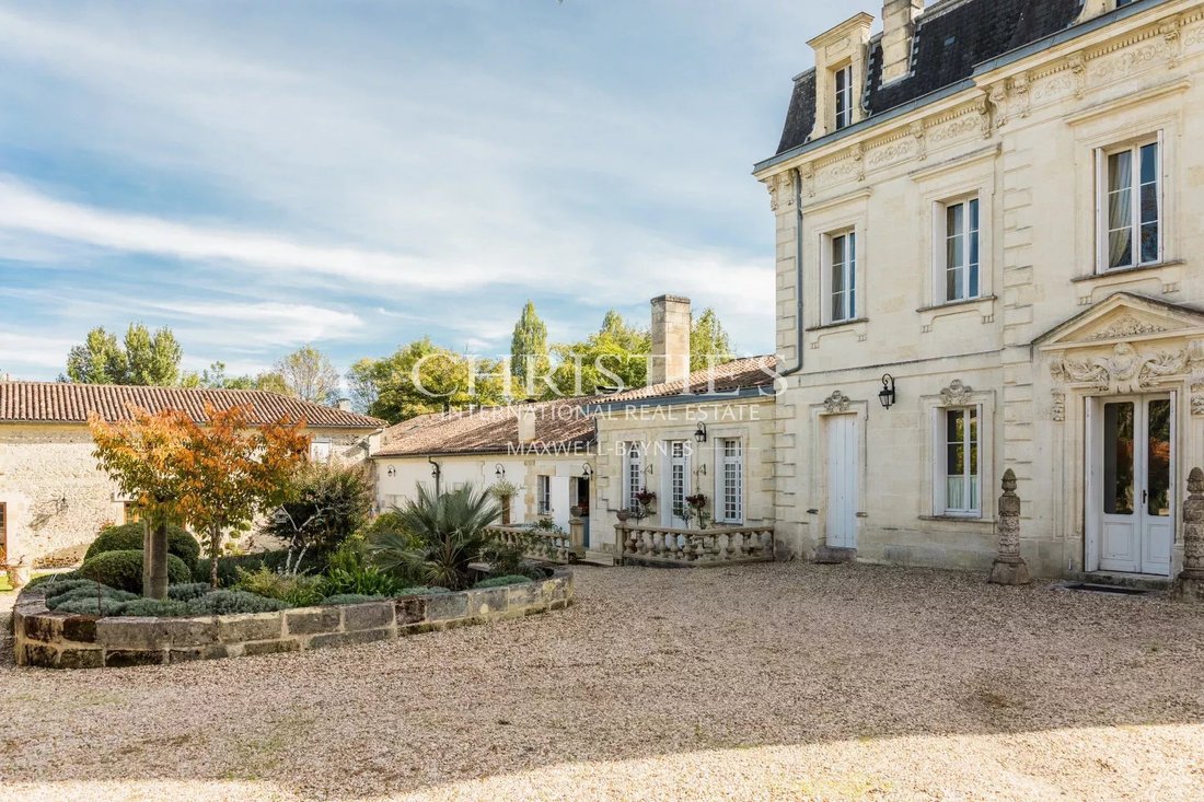 Estate in Libourne, Nouvelle-Aquitaine, France 5 - 16326756