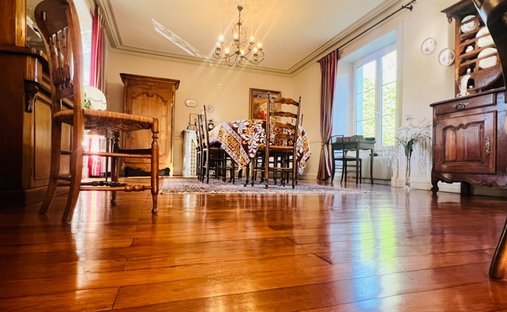 Vienne Department (86) 19th And 20th Century Chateau 345 Acres Of Land