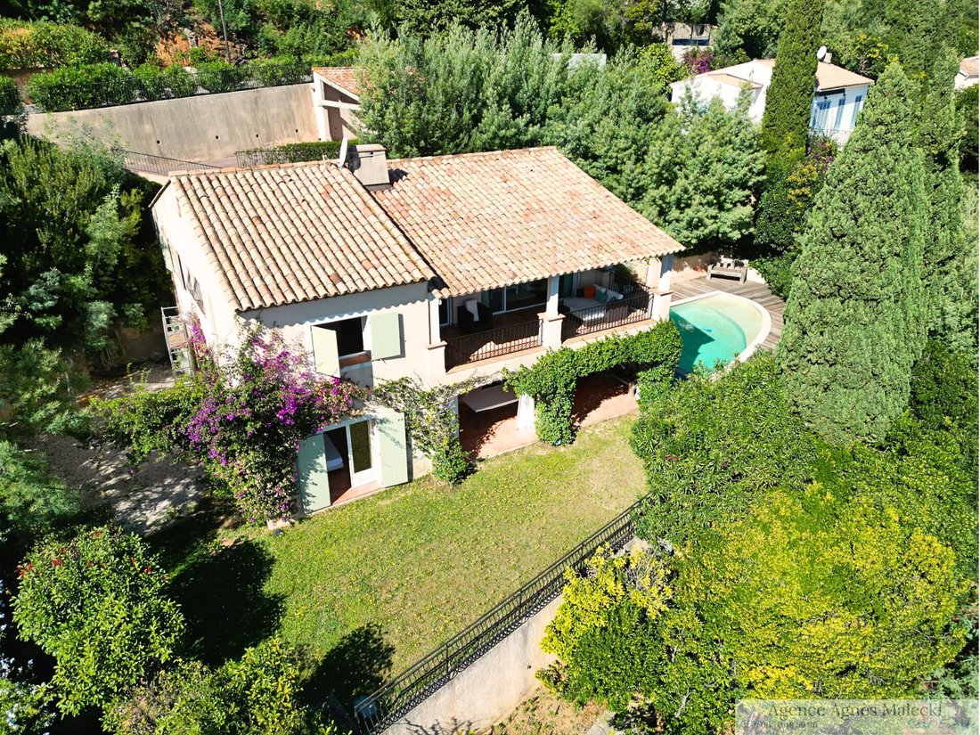 Estate in Nord, Cavalaire-sur-Mer, France 1 - 16327027