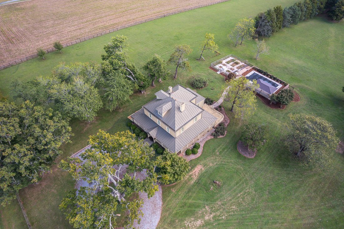 House in Huddleston, Virginia, United States 5 - 16328040